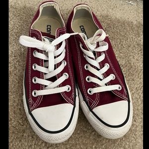 Converse Low Top Sneakers Burgundy with White